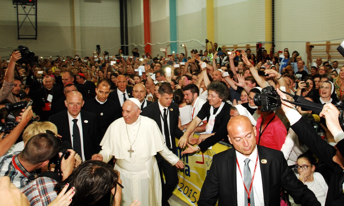 Dolazak pape u dvoranu