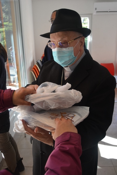 Mons. Luigi i odjeca Copy