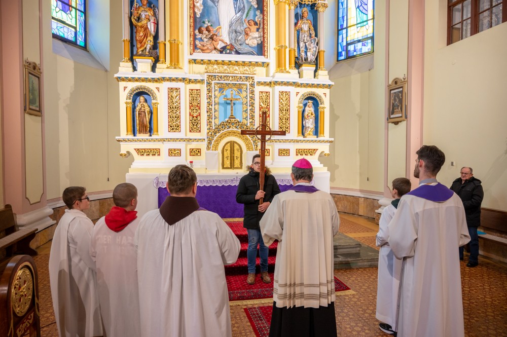 Nadbiskupijski križni put mladih Vrhbosanske nadbiskupije održan u Tolisi