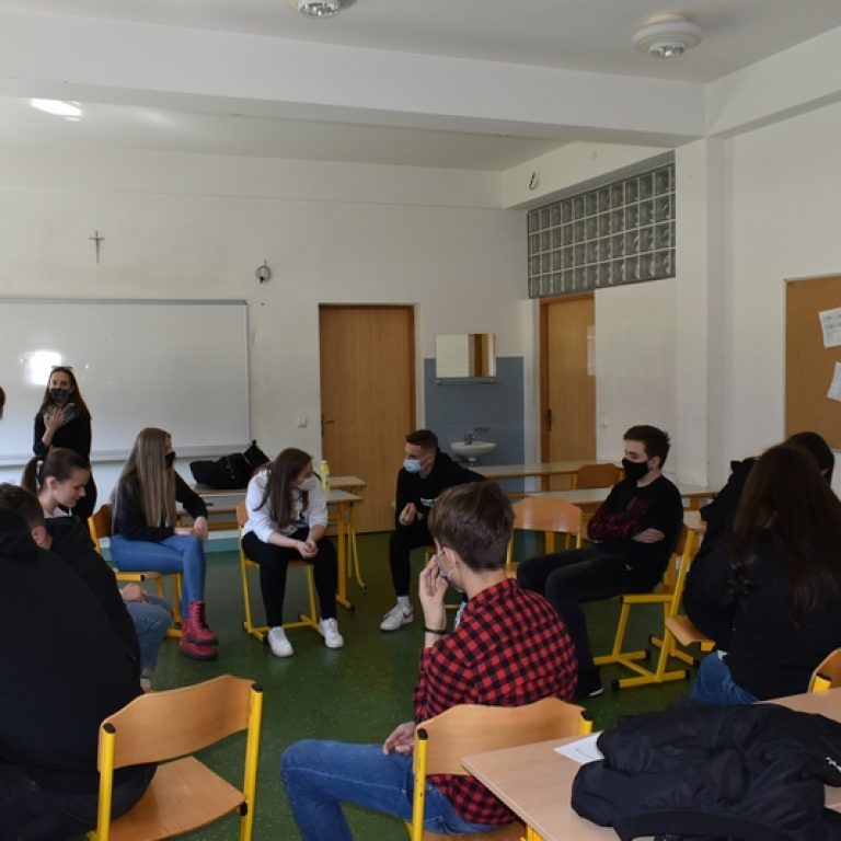 Mladi na radionici (Copy)