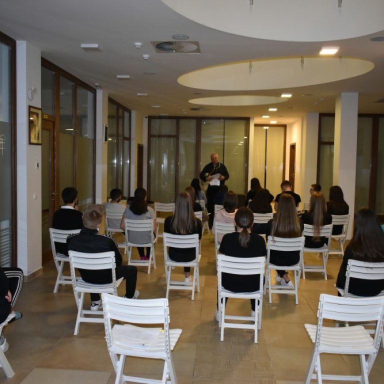 Mladi_s_don_Jakovom_50