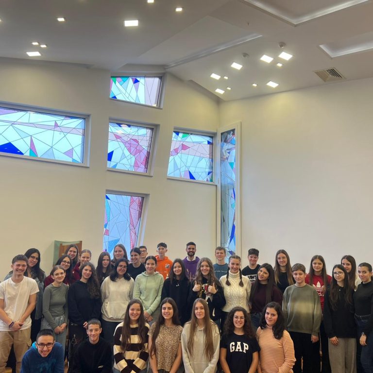 d145f542-ce62-4fc4-9c8c-4a427bdf313b