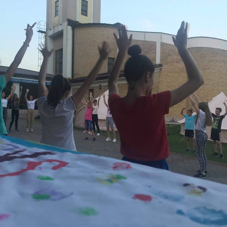 mladi na kampu Kopiraj